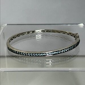 NWOT NYC 11 Modern Design Sterling Silver Blue Topaz Gemstone Bangle Bracelet